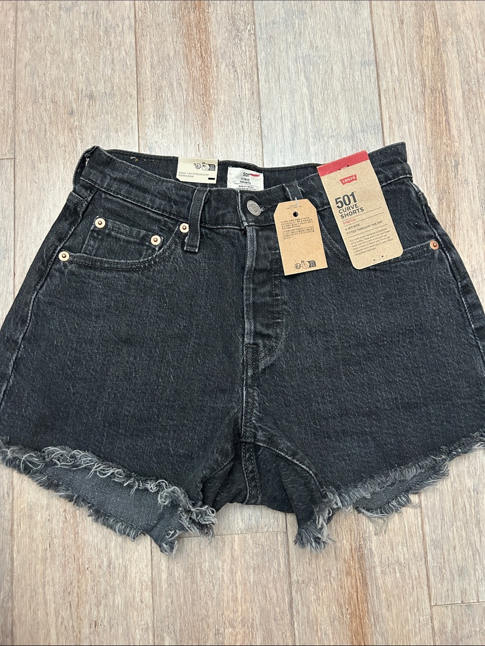 Levi's 501 curve shorts Black Frayed Hem Denim Shorts Midrise fitted hip sz 26